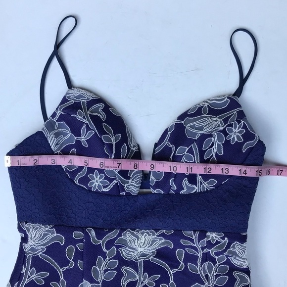 FOXIEDOX Blue/White Embroidered Tulip Dress NEW 4 - Picture 7 of 12